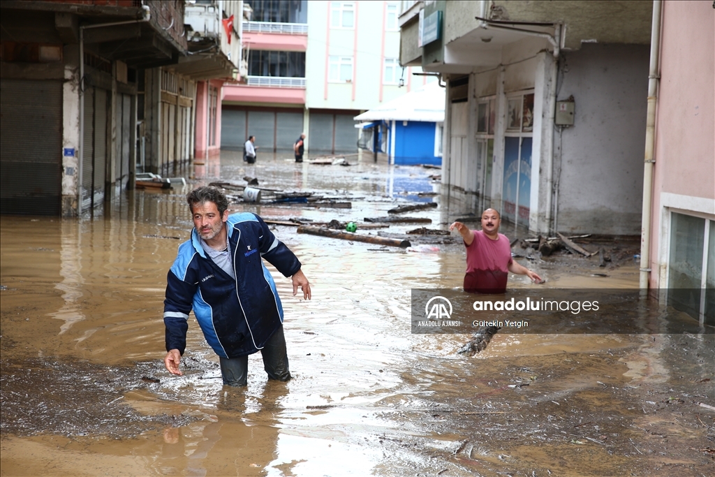 Giresun'da şiddetli yağış etkili oluyor