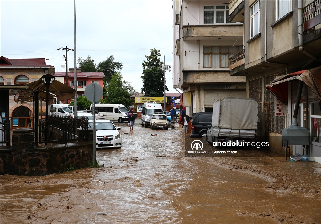 Giresun'da şiddetli yağış etkili oluyor