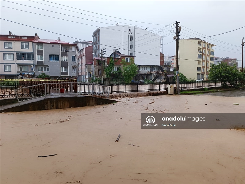 Giresun'da şiddetli yağış etkili oluyor
