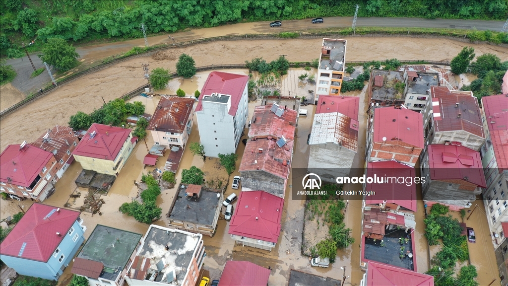 Giresun'da şiddetli yağış etkili oluyor