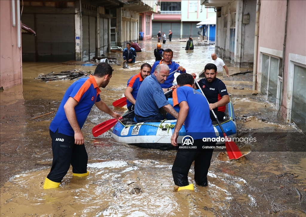 Giresun'da şiddetli yağış etkili oluyor