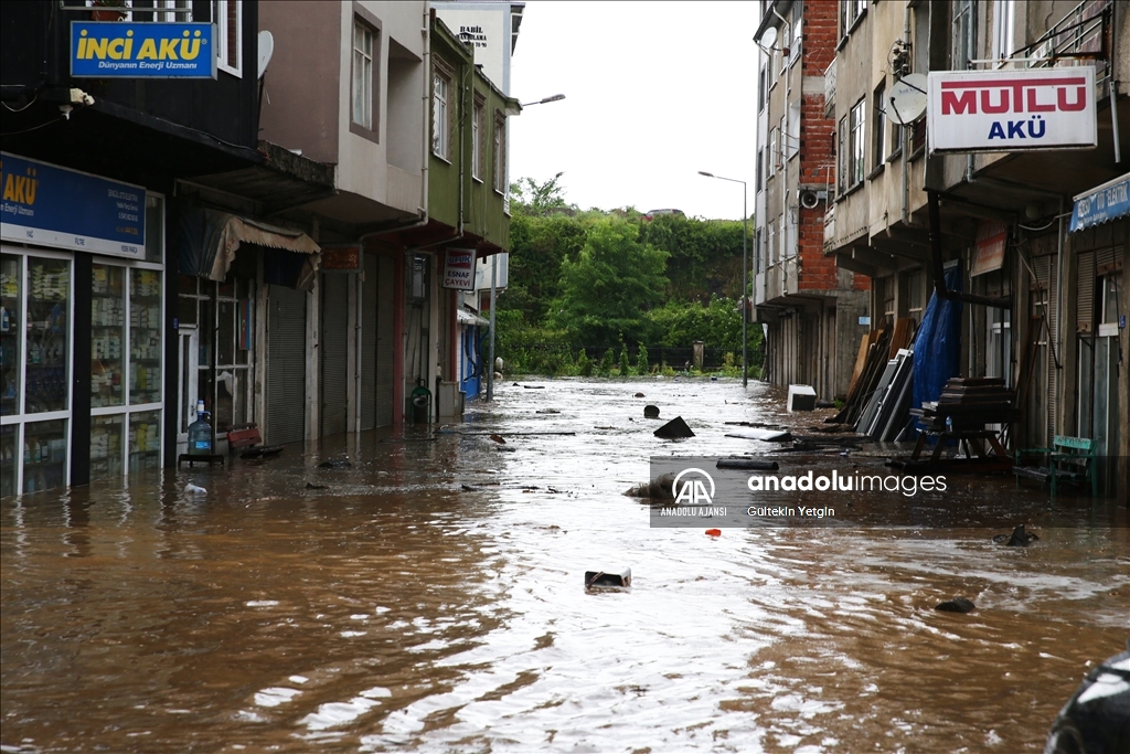 Giresun'da şiddetli yağış etkili oluyor