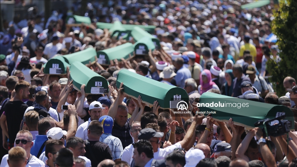 Srebrenitsa soykırımının 127 kurbanı daha toprağa verildi