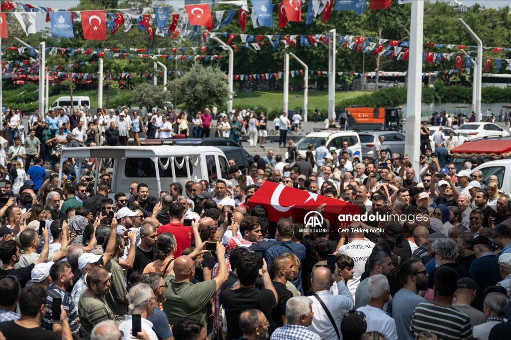 Sanatçı Özkan Uğur son yolculuğuna uğurlanıyor