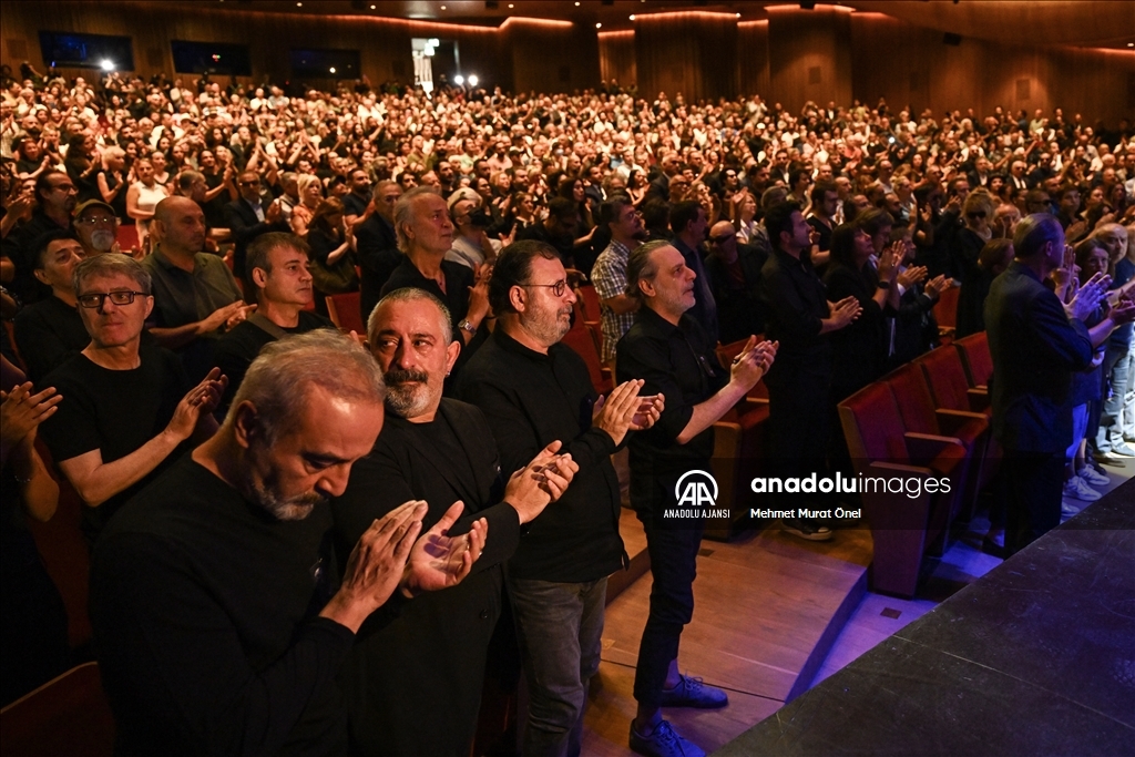 Sanatçı Özkan Uğur son yolculuğuna uğurlanıyor