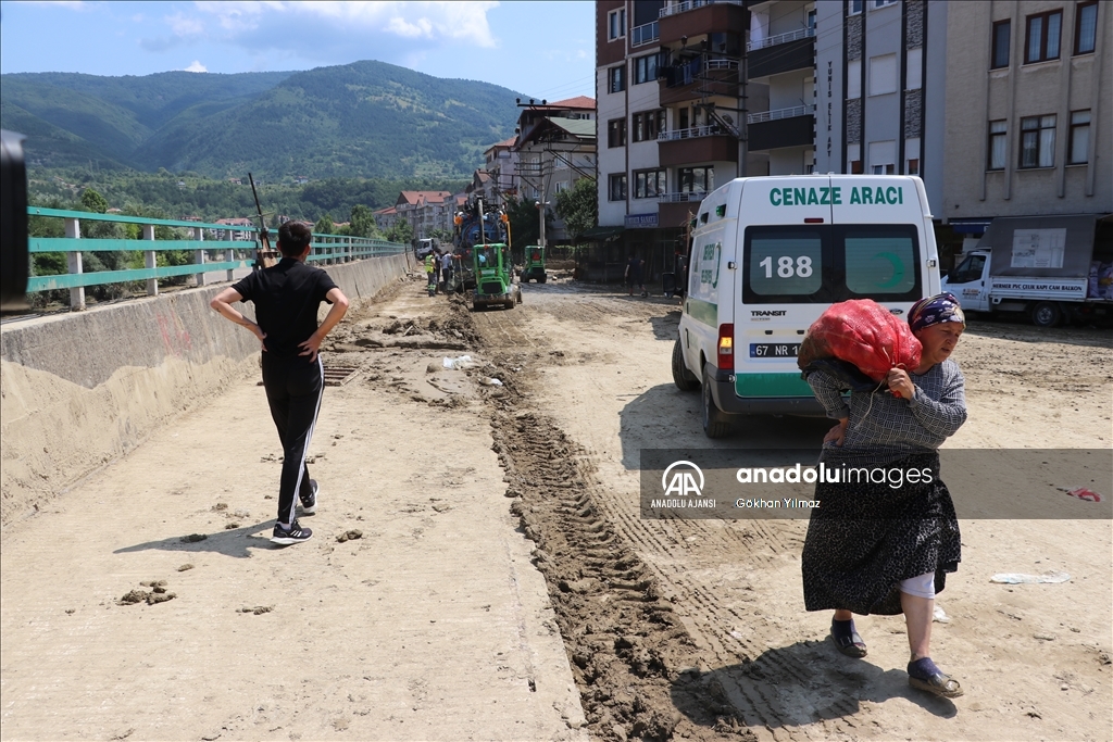 Zonguldak'ta selin ardından hasar tespit çalışmaları yapılıyor
