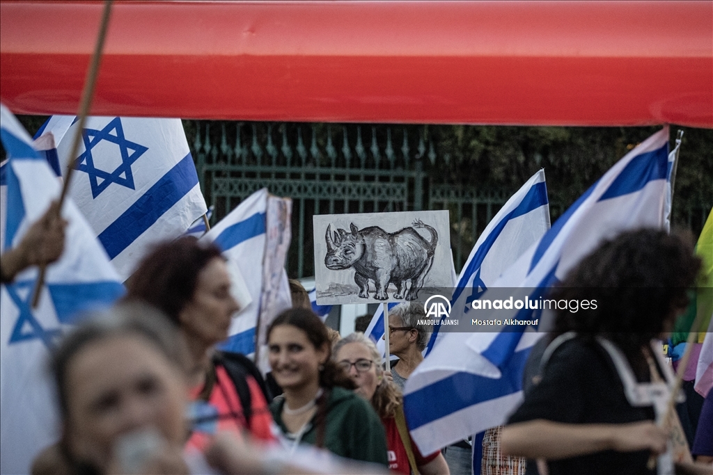 Netanyahu hükümeti tartışmalı tasarıyı Meclise getirirken karşıt protestolar da başladı