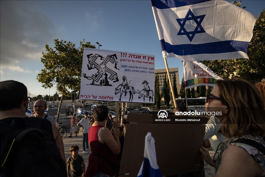Netanyahu hükümeti tartışmalı tasarıyı Meclise getirirken karşıt protestolar da başladı