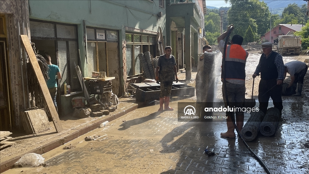 Zonguldak'ta selin ardından hasar tespit çalışmaları yapılıyor