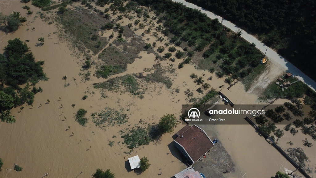 Düzce'deki rafting işletmeleri Melen Çayı'nın taşmasıyla zarar gördü