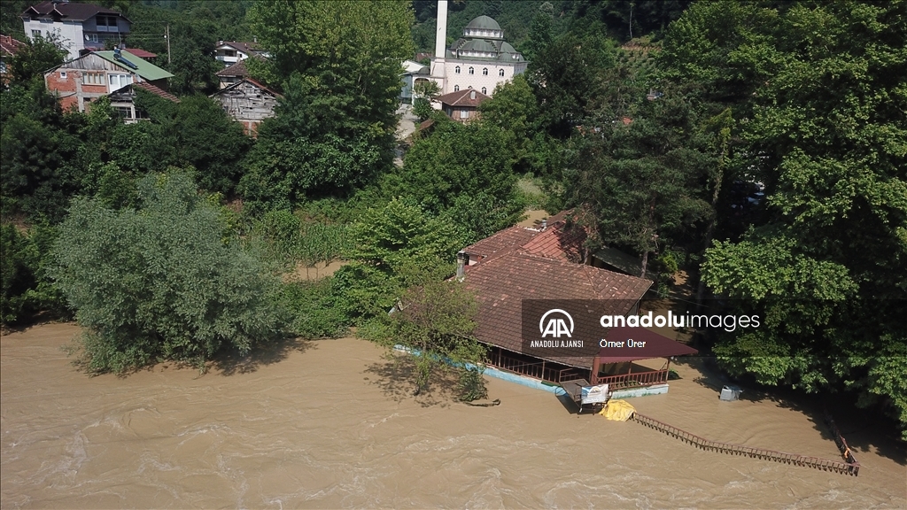Düzce'deki rafting işletmeleri Melen Çayı'nın taşmasıyla zarar gördü
