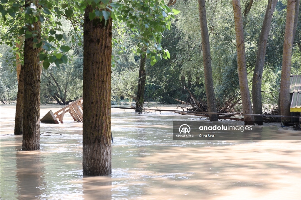 Düzce'deki rafting işletmeleri Melen Çayı'nın taşmasıyla zarar gördü