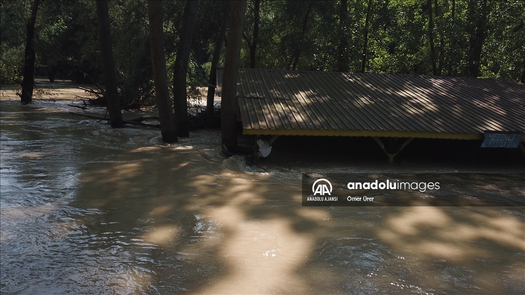 Düzce'deki rafting işletmeleri Melen Çayı'nın taşmasıyla zarar gördü