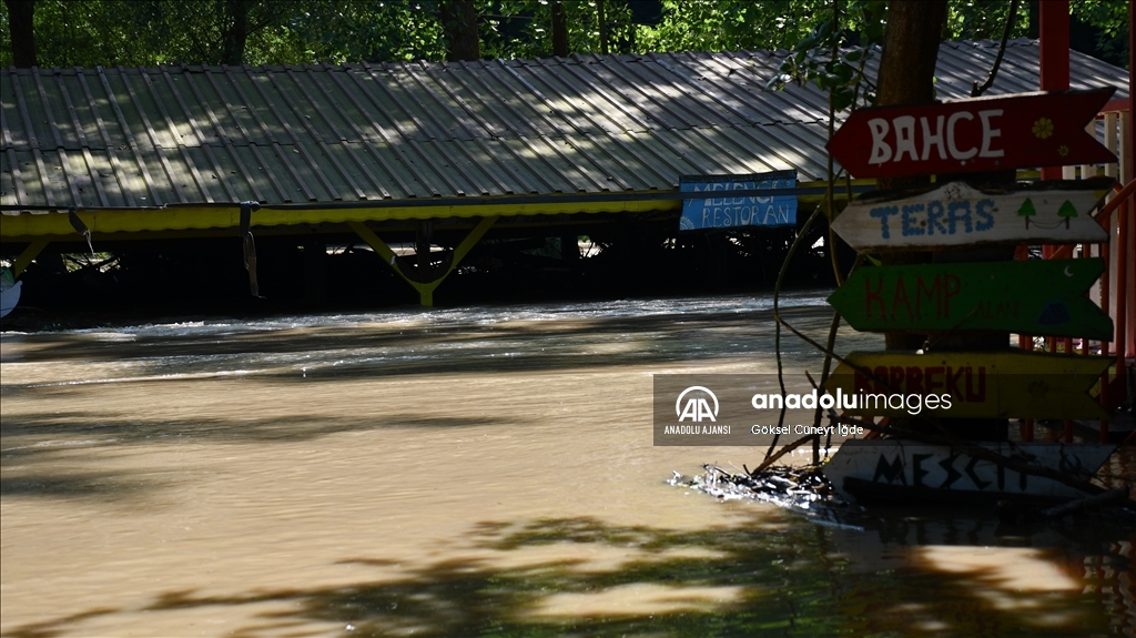 Düzce'deki rafting işletmeleri Melen Çayı'nın taşmasıyla zarar gördü