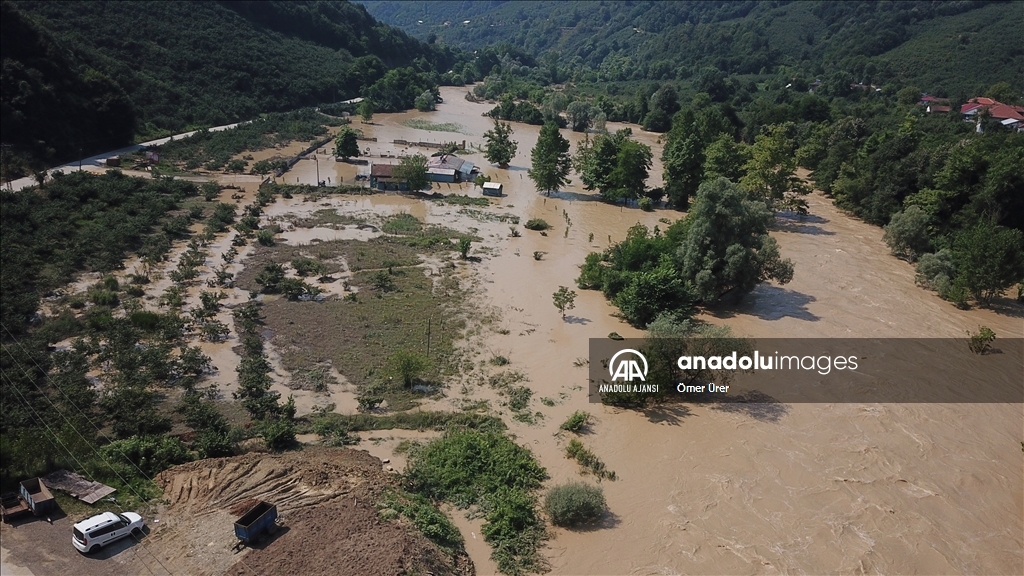 Düzce'deki rafting işletmeleri Melen Çayı'nın taşmasıyla zarar gördü