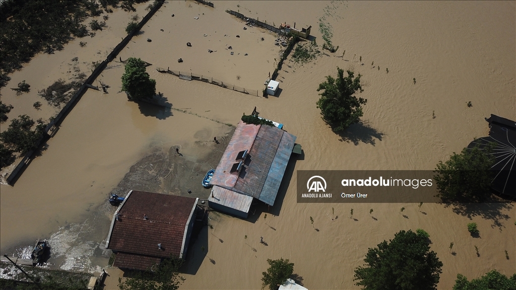 Düzce'deki rafting işletmeleri Melen Çayı'nın taşmasıyla zarar gördü