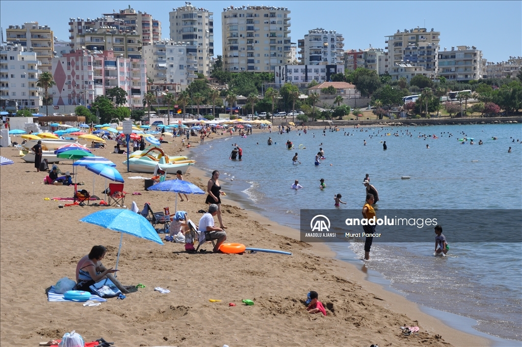 Mersin'de sıcak hava etkili oluyor