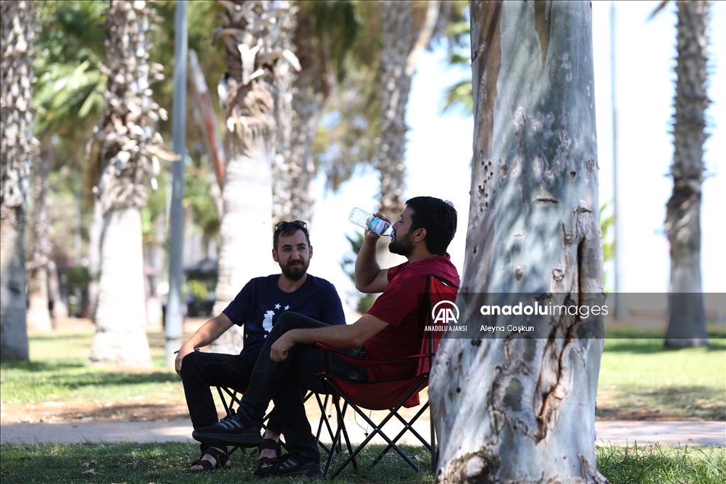 Mersin'de sıcak hava etkili oluyor
