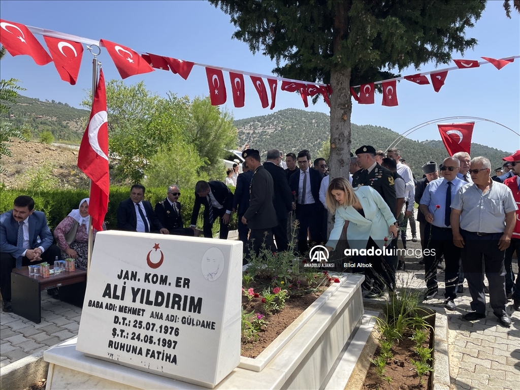 Antalya ve çevre illerde 15 Temmuz'da şehit kabirleri ziyaret edildi