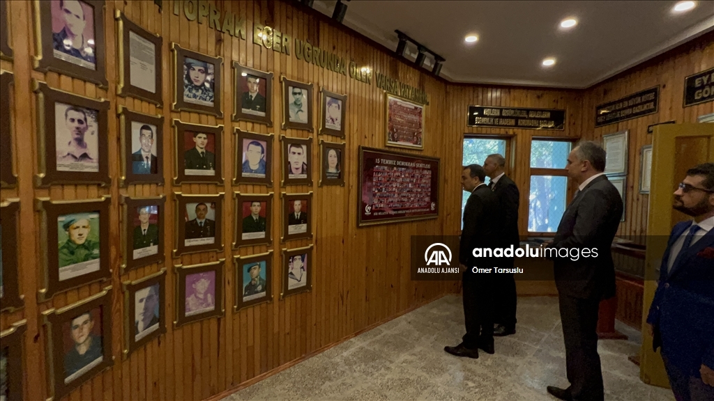 Kars'ta 15 Temmuz şehitleri mezarları başında anıldı