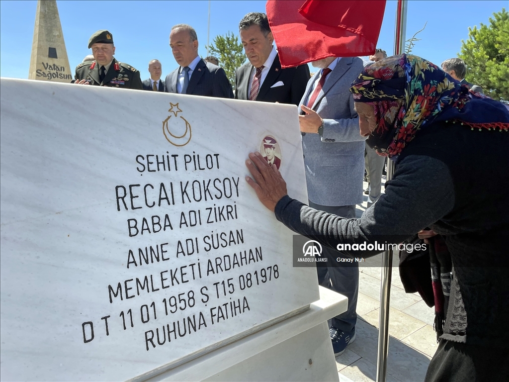 Doğu Anadolu'da 15 Temmuz şehitleri mezarları başında anıldı