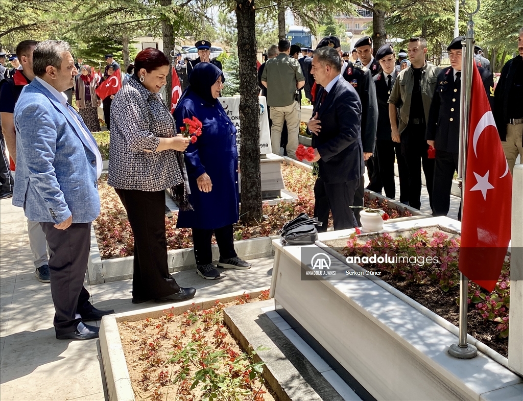 İç Anadolu'da 15 Temmuz dolayısıyla şehitlikler ziyaret edildi