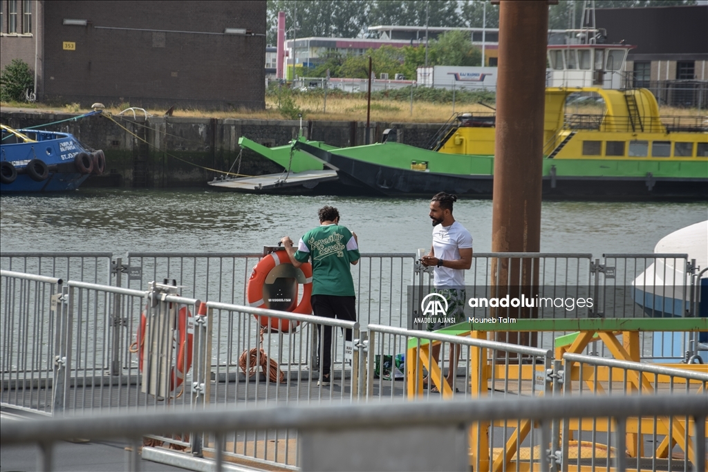 Rotterdam'da bir turist feribotu mülteciler için geçici konaklama alanına dönüştürüldü