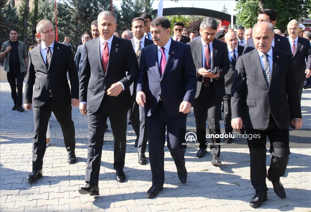 İçişleri Bakanı Yerlikaya, 15 Temmuz Şehitliği'ndeki anma törenine katıldı