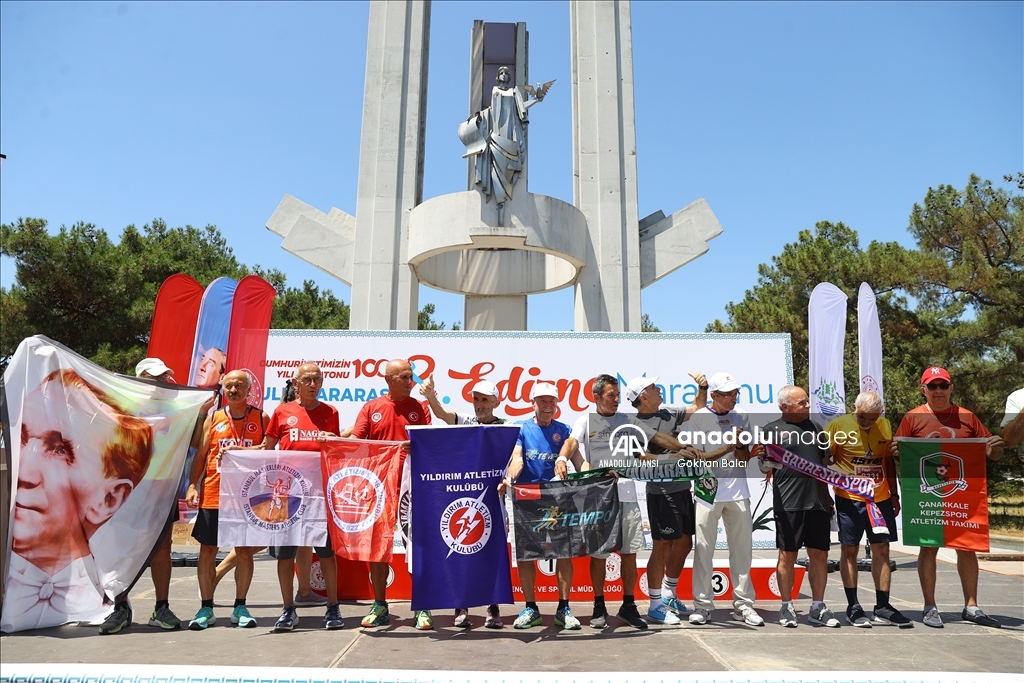 8. Uluslararası Edirne Maratonu'nda dereceye giren sporculara ödülleri verildi