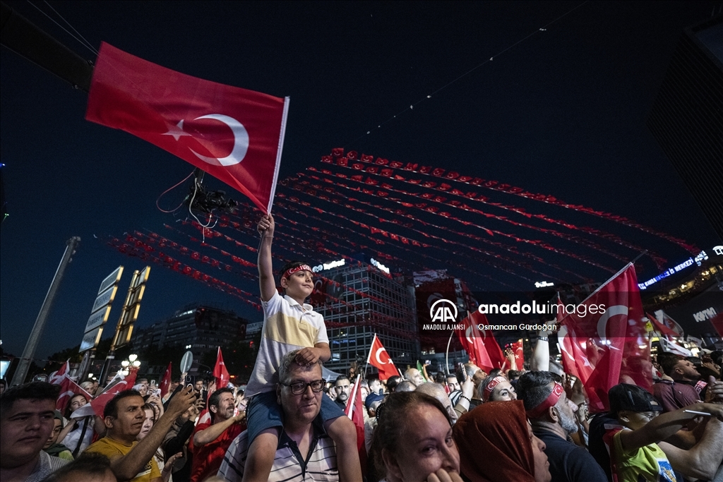 15 Temmuz Kızılay Milli İrade Meydanı'nda "demokrasi nöbeti" tutuldu