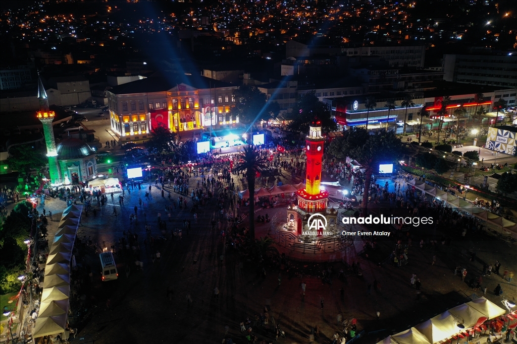 İzmir'de 15 Temmuz Demokrasi ve Milli Birlik Günü kutlandı