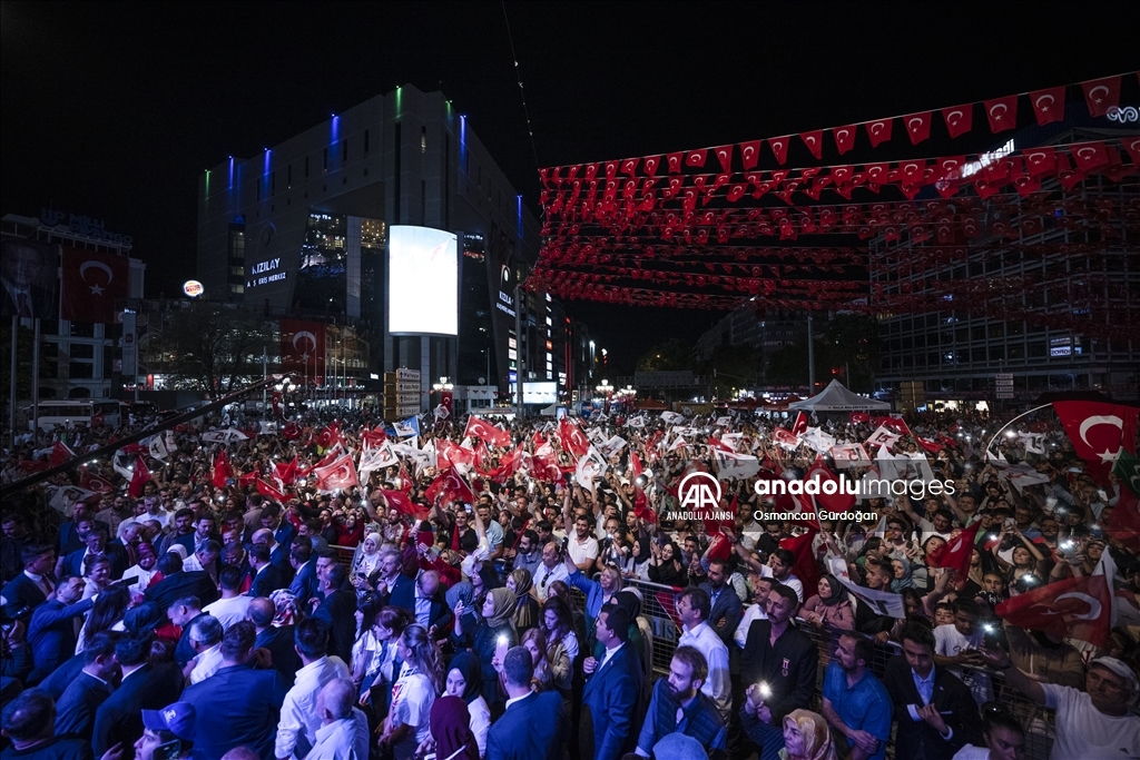 15 Temmuz Kızılay Milli İrade Meydanı'nda "demokrasi nöbeti" tutuldu
