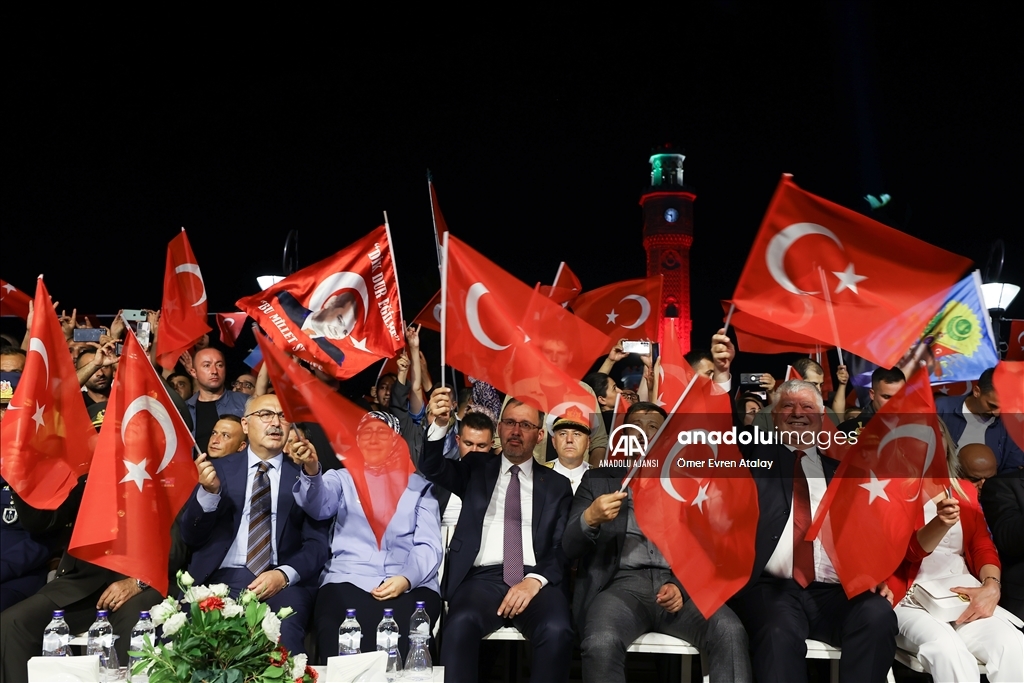 İzmir'de 15 Temmuz Demokrasi ve Milli Birlik Günü kutlandı