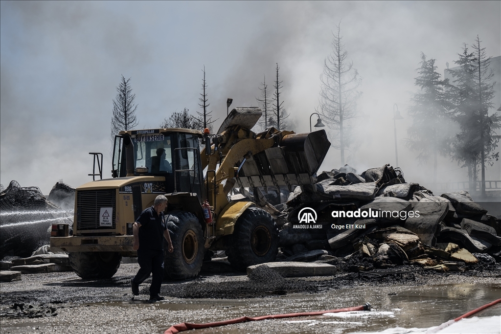 Ankara'da yatak fabrikasında yangın çıktı