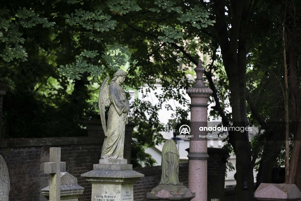 London Highgate Cemetery