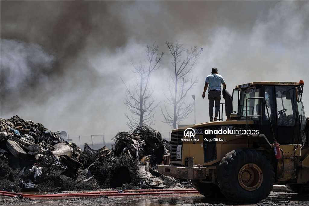 Ankara'da yatak fabrikasında yangın çıktı