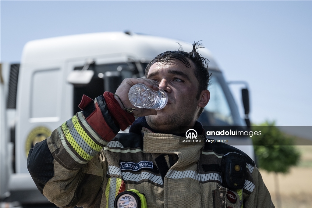 Ankara'da yatak fabrikasında yangın çıktı