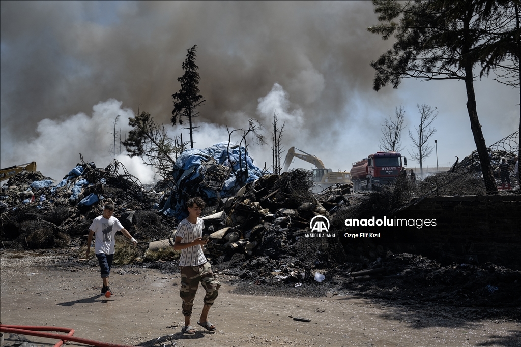 Ankara'da yatak fabrikasında yangın çıktı