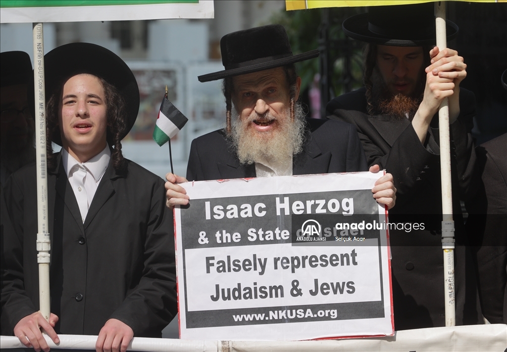 Hasidik Yahudiler İsrail Cumhurbaşkanı Herzog'u New York'ta protesto etti