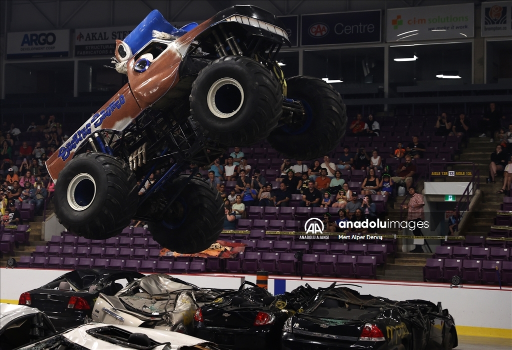 Kanada'da "Canavar Kamyon" gösterisi