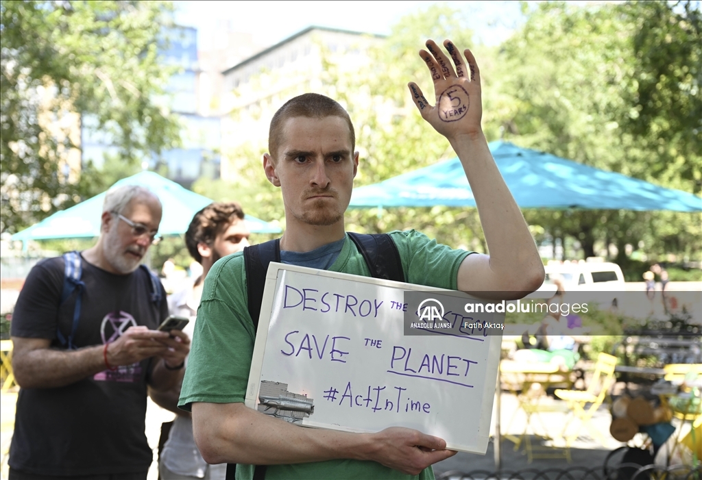 İklim Aktivistleri New York'ta düzenlenen ''İklim Saati'' etkinliğinde bir araya geldi