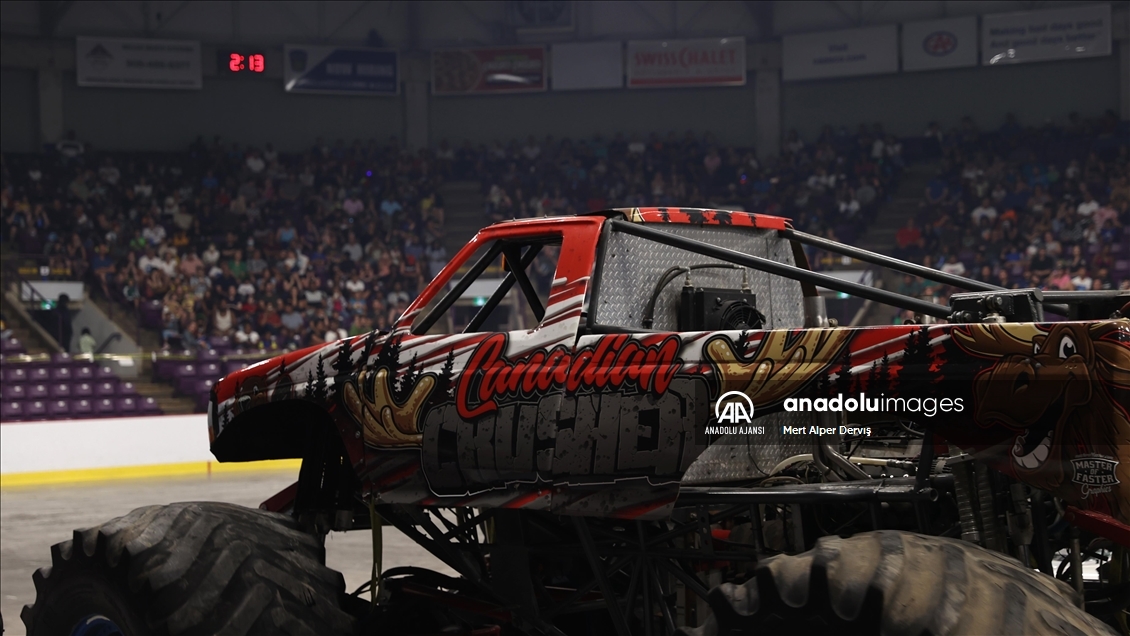 Kanada'da "Canavar Kamyon" gösterisi