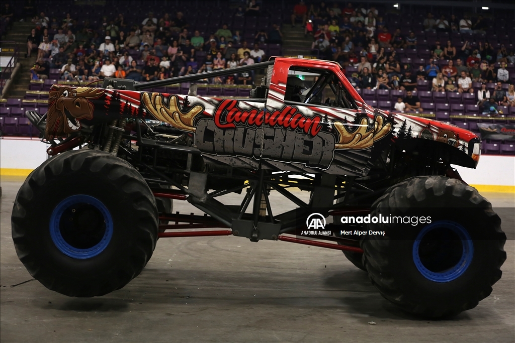 Kanada'da "Canavar Kamyon" gösterisi