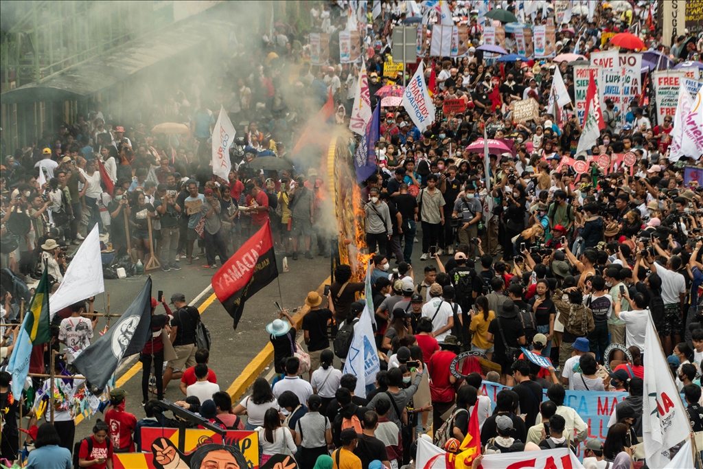 Various groups hold protest for extra wages, livelihoods, welfare and non-violence in Philippines