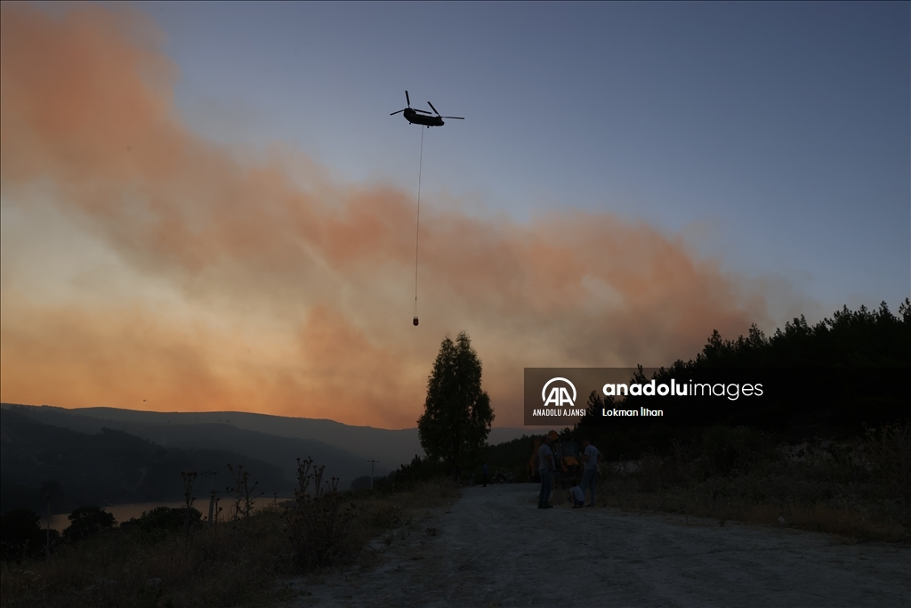 Manisa Saruhanlı’daki orman yangınına müdahale sürüyor
