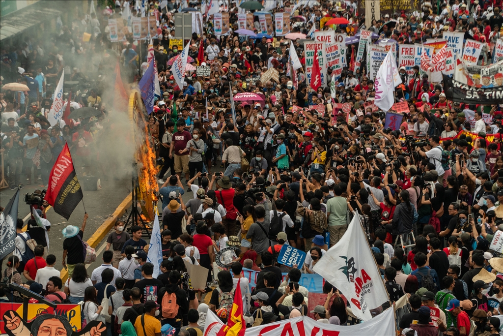 Various groups hold protest for extra wages, livelihoods, welfare and non-violence in Philippines