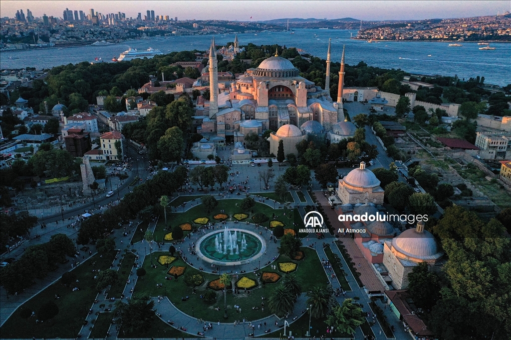 Yeniden ibadete açılan Ayasofya 3 yılda yaklaşık 21 milyon ziyaretçiyi ağırladı