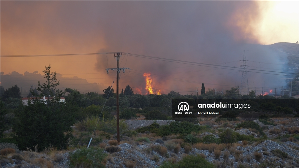 Greece continues fight against wildfires on islands of Rhodes