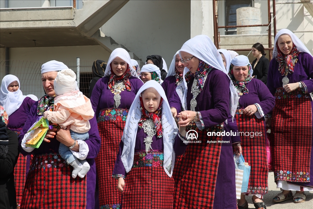 Batı Trakya'da Türk kadınları, Osmanlı döneminden kalma kıyafetleri yaşatmaya çalışıyor