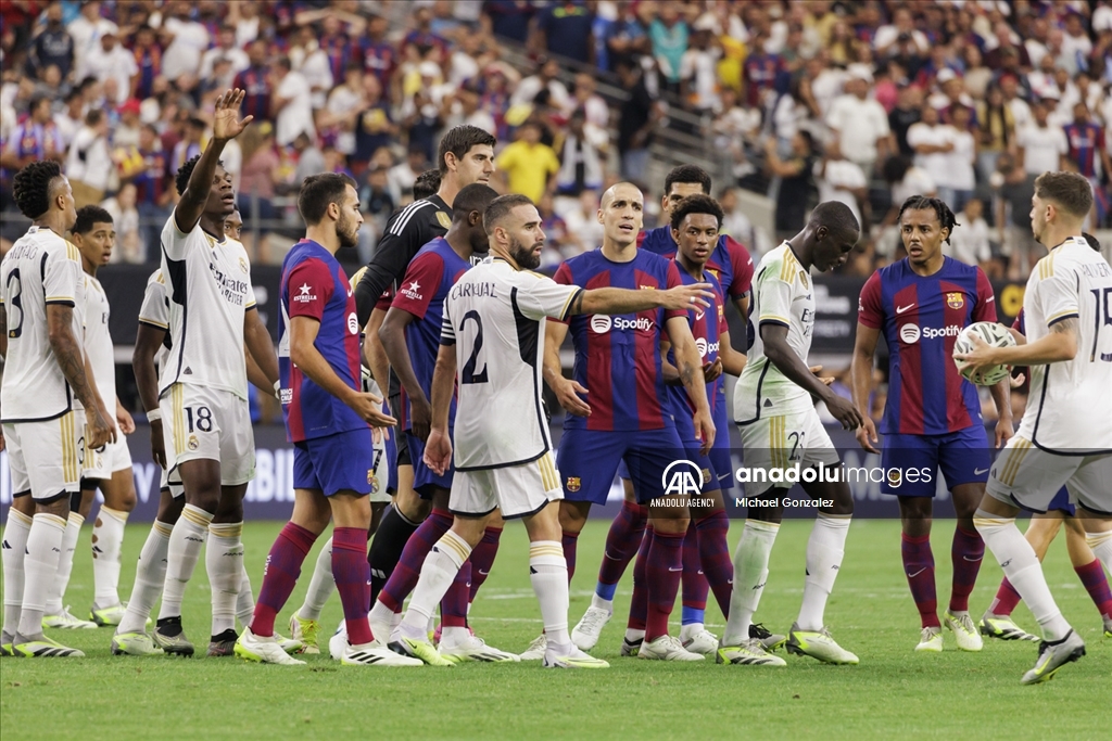 Real Madrid v Barcelona - Soccer Champions Tour